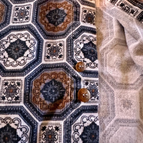 Vtg guess funky lightweight cord button down large - Picture 6 of 13